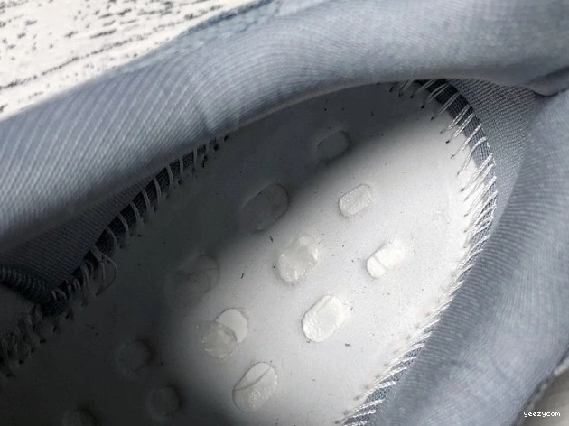 700 Adidas FV8424 v2 Yeezy Blue Hospital Boost 0925